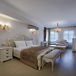 Lavin מלון 5*