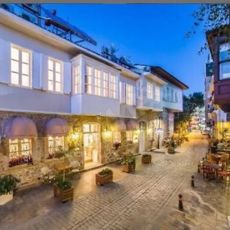 Szálloda Lavin 5*