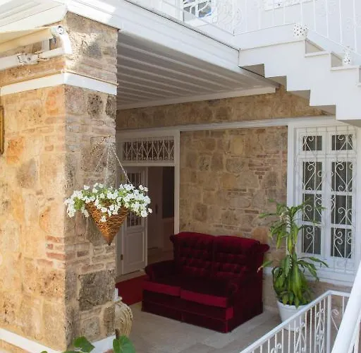 Lavin Hotel