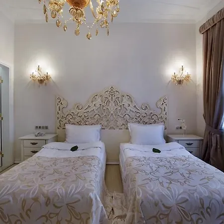 Lavin Hotel 5*