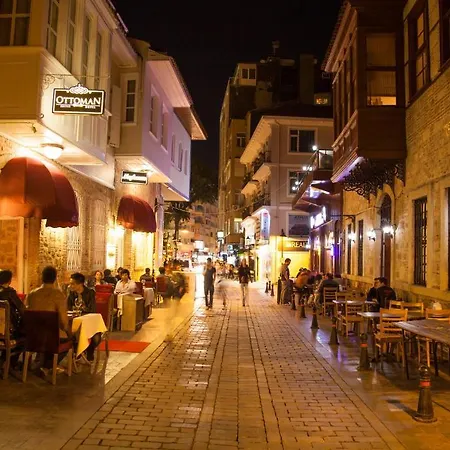 Lavin Hotel