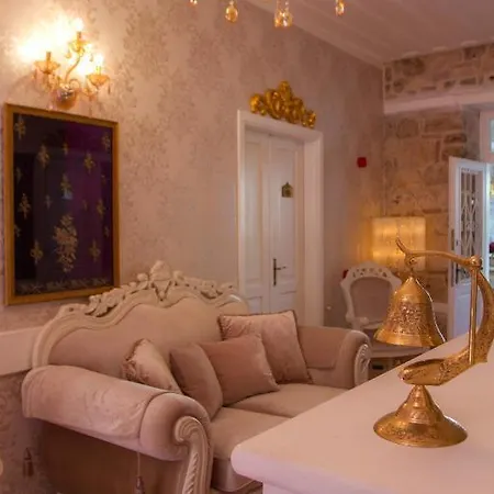Lavin Hotel 5*
