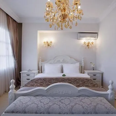 Lavin Hotel 5*