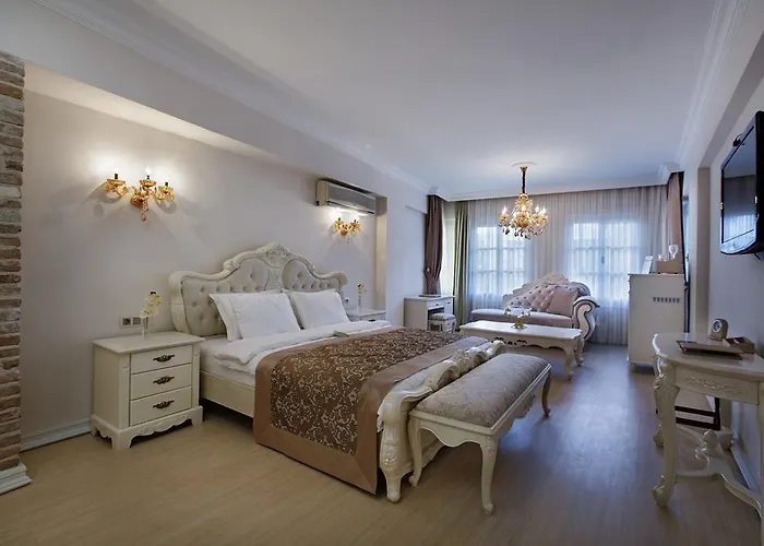Lavin Hotel 5*