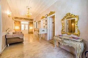 Otel Lavin 5*